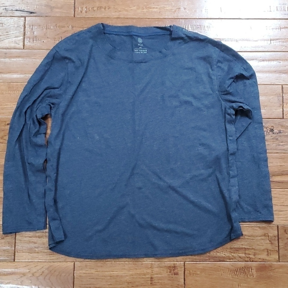 Mai we care adaptive long sleeve top